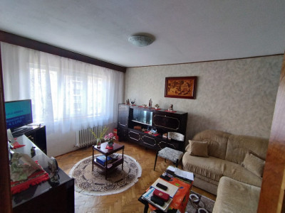 Apartament DECOMANDAT cu 3 camere, zona Gheorghe Lazar