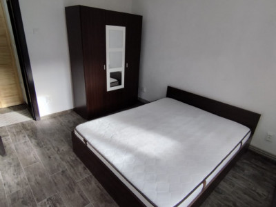 Apartament DECOMANDAT cu 2 camere, in zona Aradului