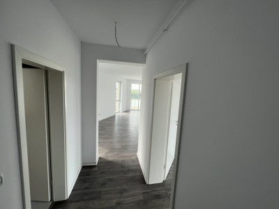 P4135 Apartament doua camere,GIROC, LOC DE PARCARE,53mp,LUMINOS,Etaj 1
