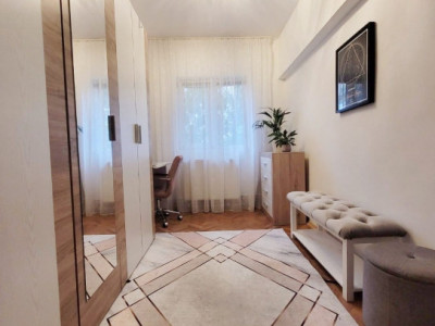 P4334 Apartament cu 3 camere DECOMANDAT cu GARAJ, zona Calea Aradului