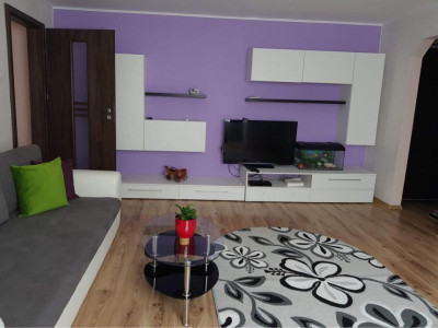 Apartament cu 2 camere, zona Lipovei 